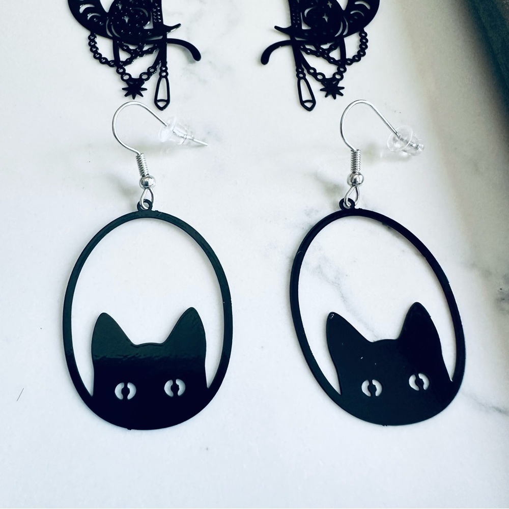 2/$30🌵 Black Cat Peekaboo Crescent Moon Earrings Cutout Spooky Halloween Goth - Picture 3 of 6